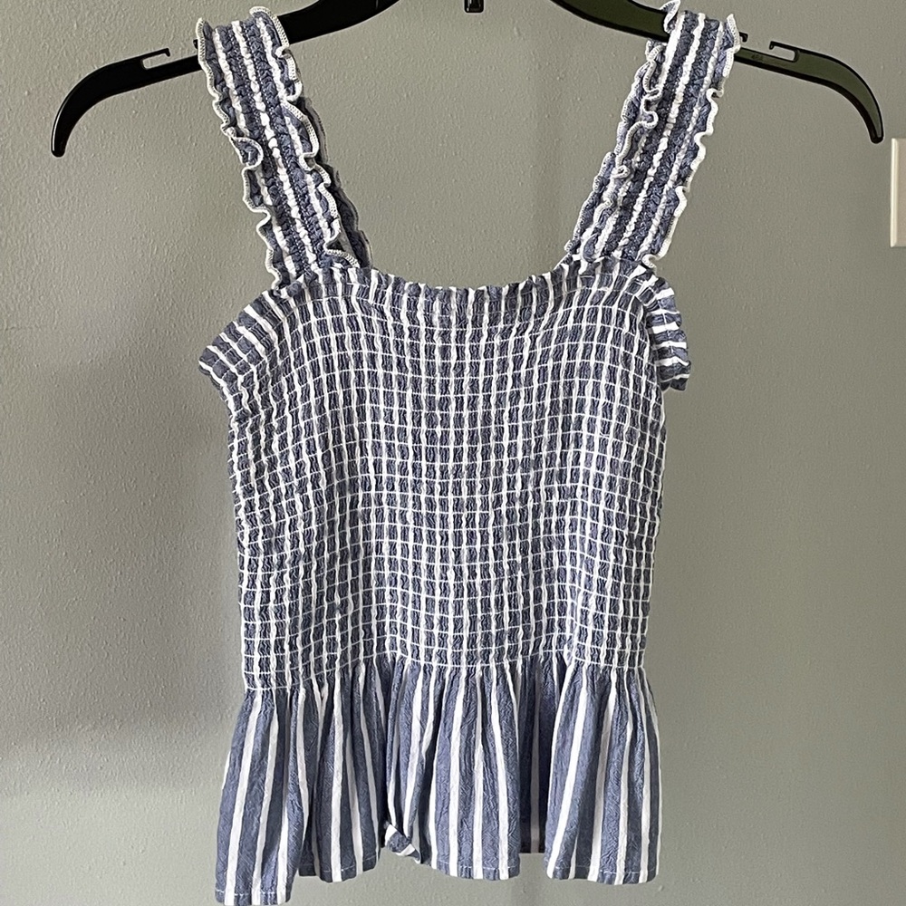 HOLLISTER NAVY BLUE AND WHITE STRIPED TOP SIZE XS